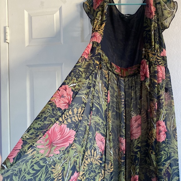 DARK DRESS - Picture 2 of 4